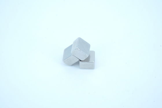 Sintering Process NdFeB Magnet Max Working Temp 230ºC for Strong Magnetic Force