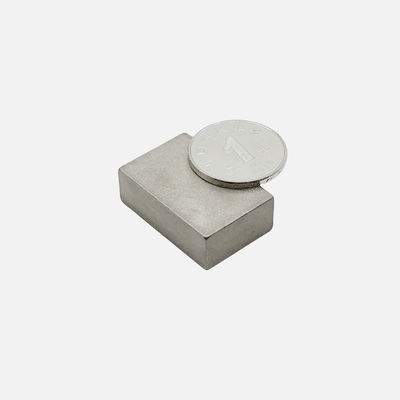 SmCo Magnet Curie Temperature 700-800°C Tolerance 0.1mm Brittle Mechanical Properties