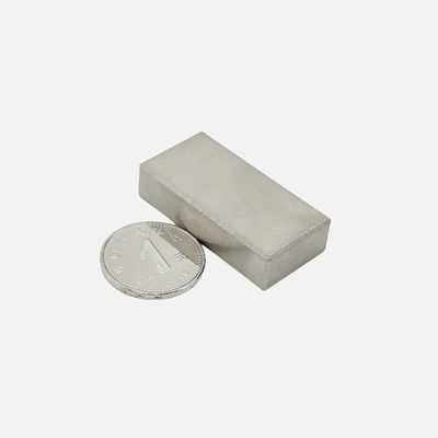 SmCo Magnet Curie Temperature 700-800°C Tolerance 0.1mm Brittle Mechanical Properties